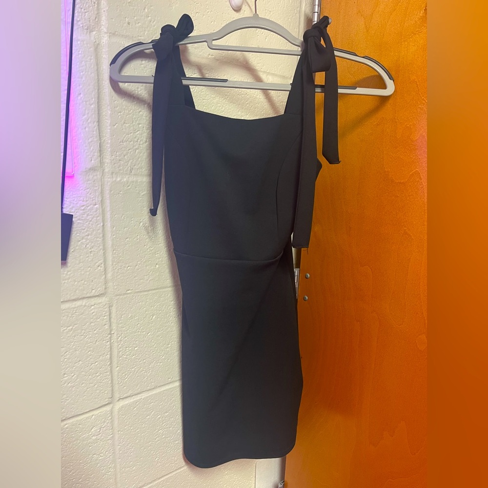 bow dress